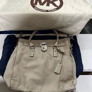 Micheal Kors hand bag in supple leather. Like new.  Rarely carried.